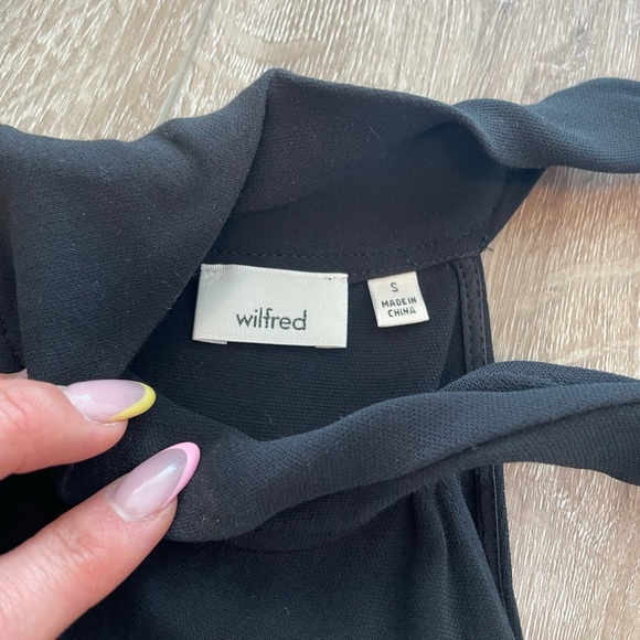 Black short sleeve blouse - Picture 2 of 3